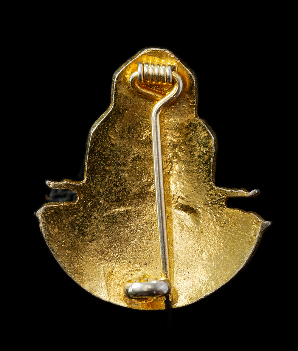 28Apr25 (317)p.jpg - เข็มมูลนิธิมฤคทายวันมหาวิหาร เนื้อกะไหล่ทองลงยา พระเก่าสวย | https://kamulet.in.th